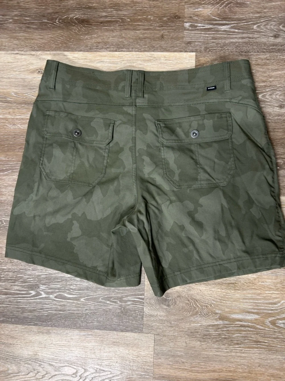prAna Halle II 7-inch Cross-Functional Hiking Shorts Sage Camo, Size 14